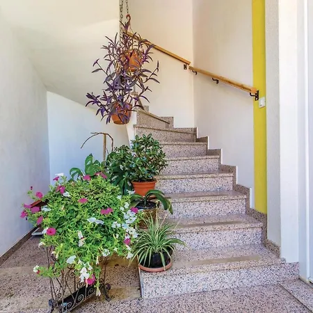 Apartmán Stunning In With House Sea View