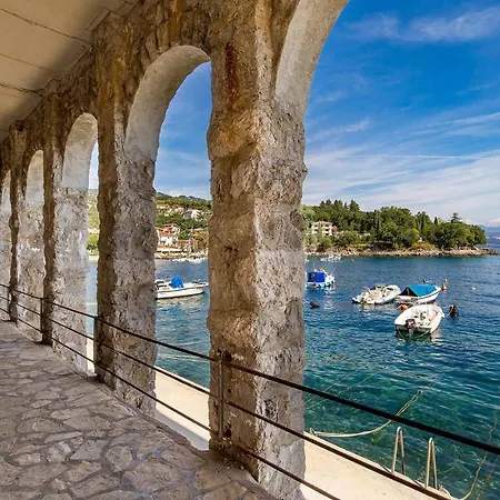 Apartment Stunning In With House Sea View *